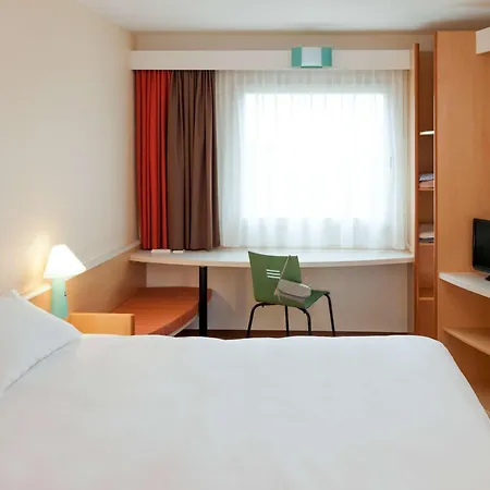 Ibis Hotel 3*