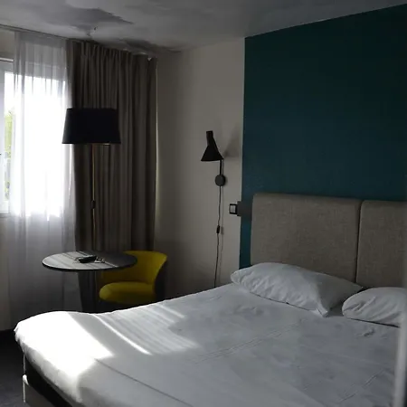 Ibis 3*